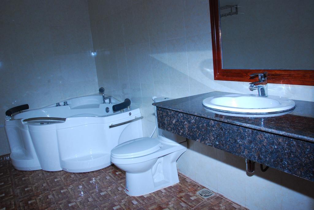 Emerald Bb Battambang Hotel Стая снимка