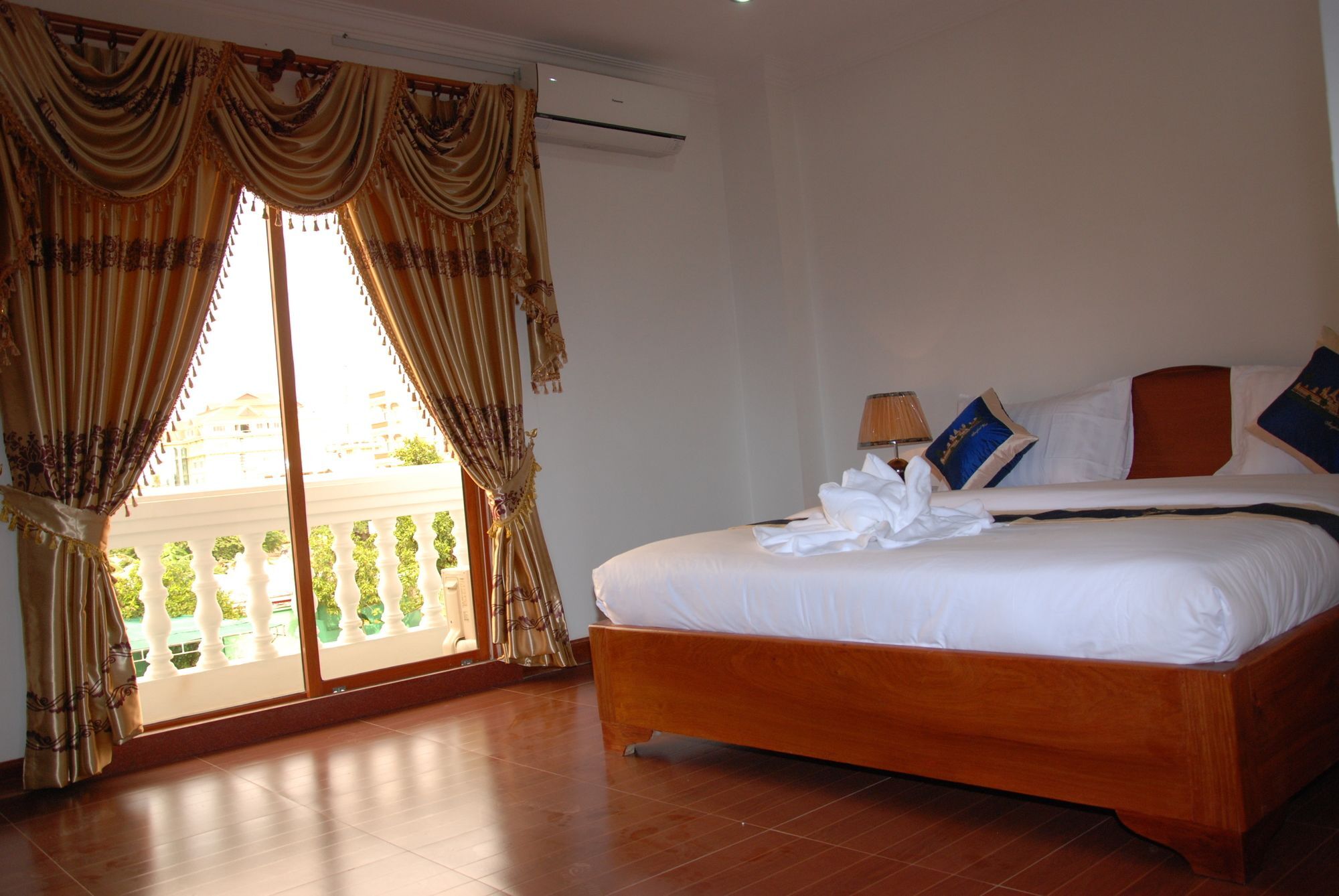 Emerald Bb Battambang Hotel Екстериор снимка